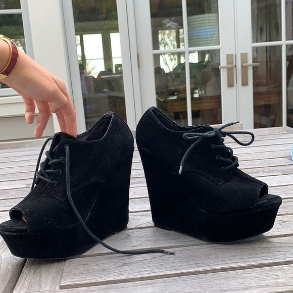 Steve Madden Black Peep Toe Suede Heels (7.5) - Picture 6 of 6